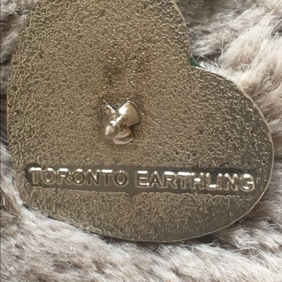 Green Leaf Plantbased lapel Pin - Picture 3 of 6